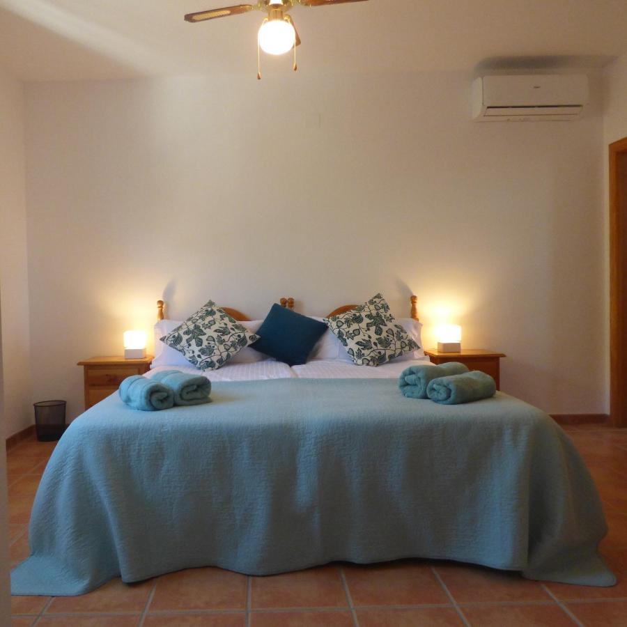 Cortijo Rocas Altas Villa Iznájar Exterior foto